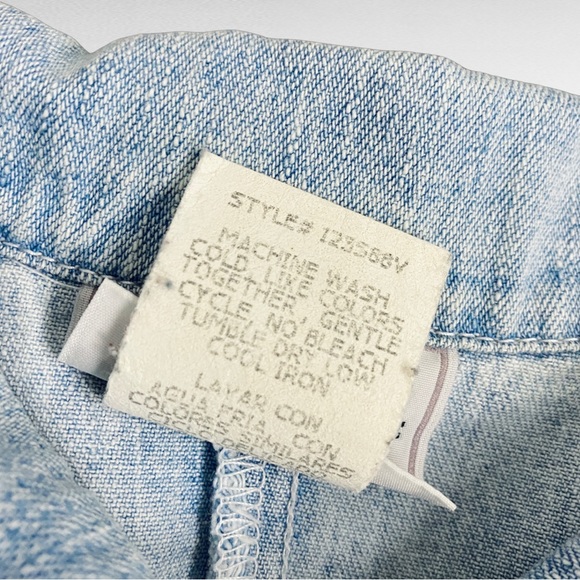 VINTAGE | 1990’s Light Wash Denim Preppy Casual Short Sleeve Button Down Shirt - Picture 11 of 12